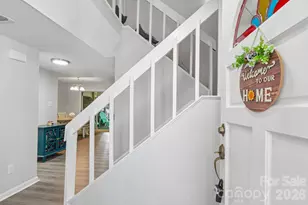 8403 Cricket Lake Dr, Charlotte, NC 28277 - Photo 6