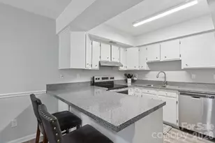 8403 Cricket Lake Dr, Charlotte, NC 28277 - Photo 12
