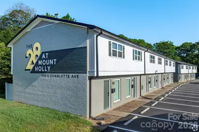 300 E Charlotte Avenue, Mount Holly, NC 28120 - Photo 1