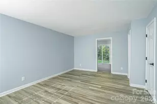 300 E Charlotte Ave, Mount Holly, NC 28120 - Photo 10