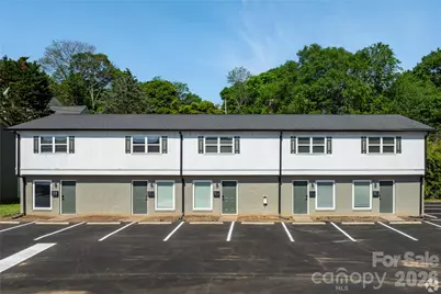 300 E Charlotte Avenue, Mount Holly, NC 28120 - Photo 2