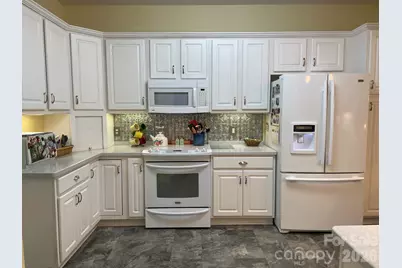 479 26th Avenue NE #B, Hickory, NC 28601 - Photo 16