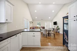 1742 Dunkirk Dr, Charlotte, NC 28203 - Photo 18