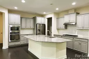 9015 Manor Oak Ct, Charlotte, NC 28277 - Photo 14
