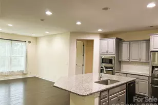 9015 Manor Oak Ct, Charlotte, NC 28277 - Photo 10