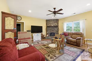 409 Tall Timbers Ln, Waynesville, NC 28785 - Photo 8