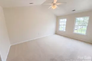1131 Jordans Pond Ln, Charlotte, NC 28214 - Photo 4