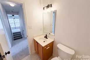 6121 Linda Vista Ln, Charlotte, NC 28216 - Photo 16