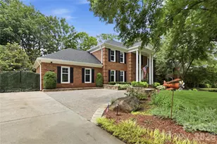 10040 Berkeley Forest Ln, Charlotte, NC 28277 - Photo 4