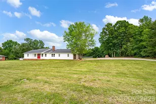 581 Barry Oak Rd, Statesville, NC 28625 - Photo 2