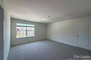 1013 20th Ave Loop SE, Hickory, NC 28602 - Photo 2