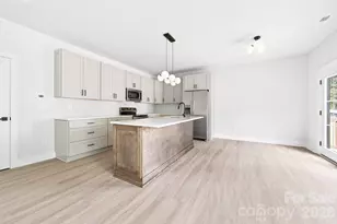 304 N 14th St, Bessemer City, NC 28016 - Photo 12