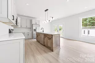 304 N 14th St, Bessemer City, NC 28016 - Photo 16