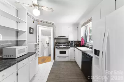 121 E Summersby Street, Fort Mill, SC 29715 - Photo 10