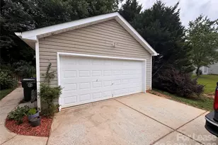 9909 Adelie Ct, Cornelius, NC 28031 - Photo 2