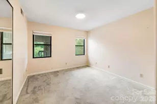 2604 Vineyard Blvd, Asheville, NC 28805 - Photo 20