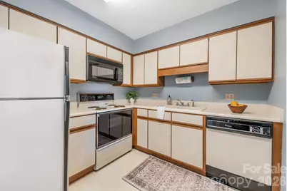 2604 Vineyard Boulevard, Asheville, NC 28805 - Photo 8