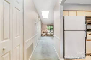 2604 Vineyard Blvd, Asheville, NC 28805 - Photo 12