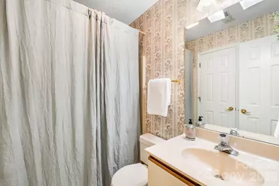 2604 Vineyard Boulevard, Asheville, NC 28805 - Photo 22