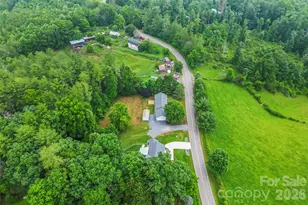 2610 Bear Creek Rd, Marshall, NC 28753 - Photo 24