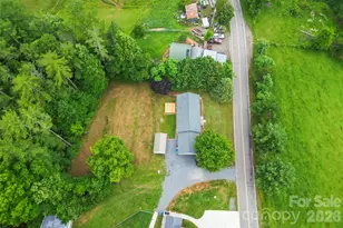 2610 Bear Creek Rd, Marshall, NC 28753 - Photo 22