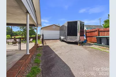 19 Pinecrest Court, Taylorsville, NC 28681 - Photo 4
