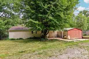 19 Dot St, Clyde, NC 28721 - Photo 2
