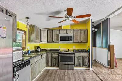 19 Dot Street, Clyde, NC 28721 - Photo 8