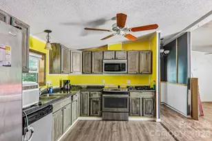 19 Dot St, Clyde, NC 28721 - Photo 8