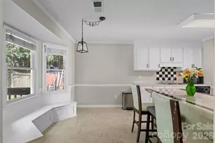8704 Hornwood Ct, Charlotte, NC 28215 - Photo 6