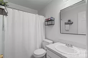 8704 Hornwood Ct, Charlotte, NC 28215 - Photo 16
