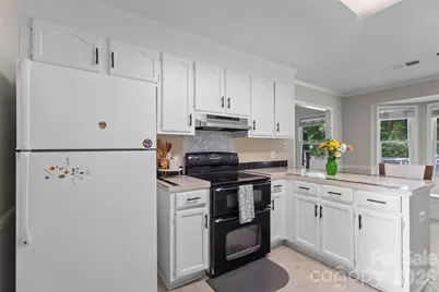 8704 Hornwood Court, Charlotte, NC 28215 - Photo 8