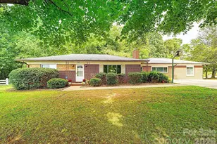 2089 Connelly Springs Rd, Lenoir, NC 28645 - Photo 2