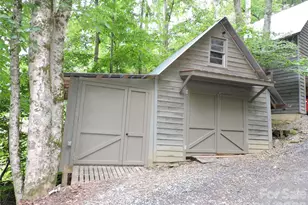 963 Melton Branch Rd, Bakersville, NC 28705 - Photo 4