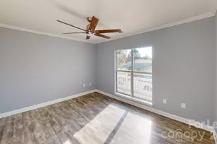 1105 Torrence Cir, Davidson, NC 28036 - Photo 2