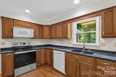709 Forest Ridge Drive, Hendersonville, NC 28791 - Photo 14