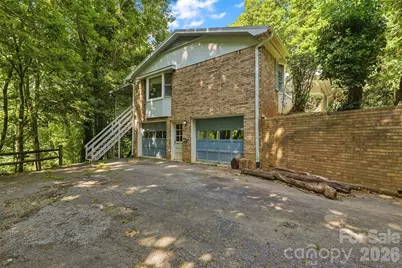 709 Forest Ridge Drive, Hendersonville, NC 28791 - Photo 4