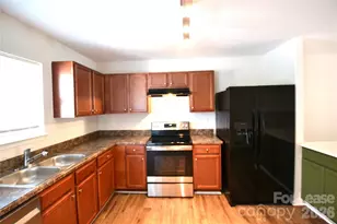 843 Plaza Walk Dr, Charlotte, NC 28215 - Photo 12
