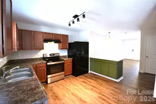 843 Plaza Walk Dr, Charlotte, NC 28215 - Photo 10