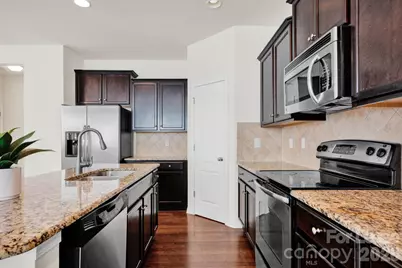 18448 West Catawba Avenue, Cornelius, NC 28031 - Photo 6