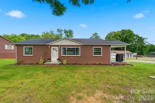 3526 16th St NE, Hickory, NC 28601 - Photo 2