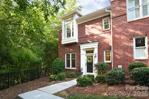 2515 Dilworth Heights Ln, Charlotte, NC 28209 - Photo 2