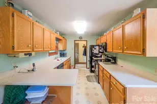 114 Dewberry Ln, Burnsville, NC 28705 - Photo 16