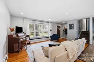 7419 Meadowdale Ln, Charlotte, NC 28212 - Photo 2