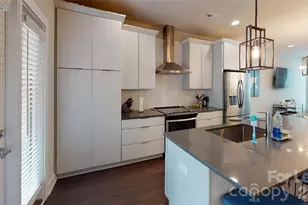 244 Uptown W Dr, Charlotte, NC 28208 - Photo 4