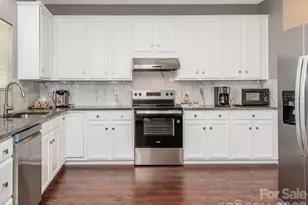 3926 Cameron Creek Dr, Matthews, NC 28105 - Photo 16