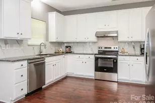 3926 Cameron Creek Dr, Matthews, NC 28105 - Photo 14