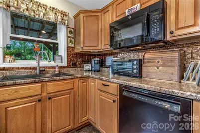 305 Majestic Mountain Drive, Burnsville, NC 28714 - Photo 18