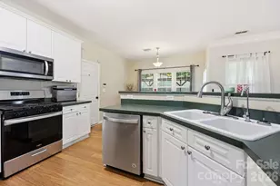 4439 Rock Stream Dr, Charlotte, NC 28269 - Photo 6