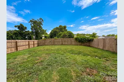 2534 Stream Bank Drive, Charlotte, NC 28269 - Photo 18